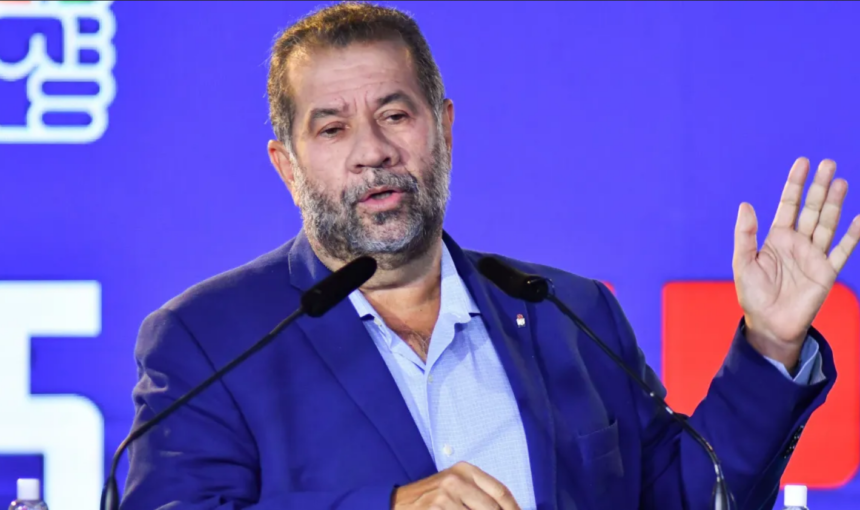Presidente do PDT de Ciro, Carlos Lupi será ministro da Previdência de Lula